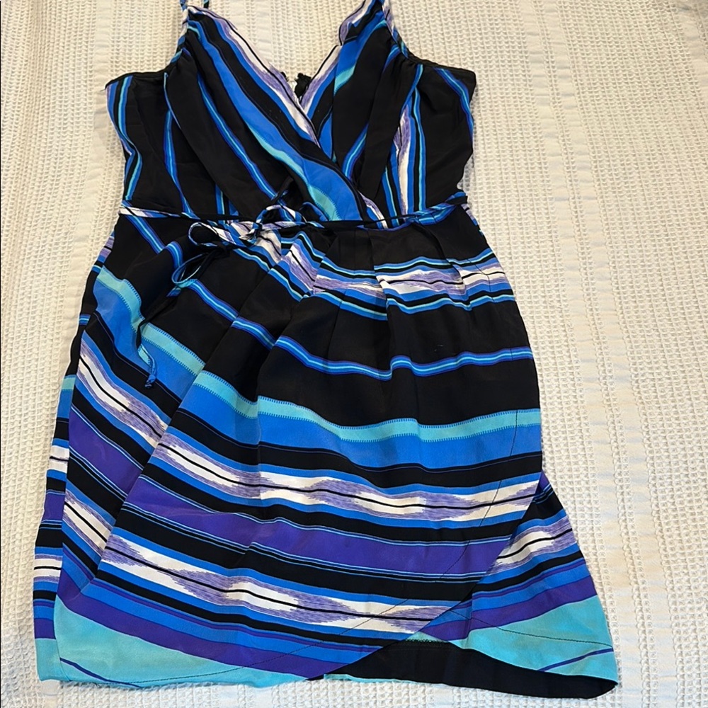 Blue and Black Sundress with Sleeveless Design and V-neck for Casual Wear